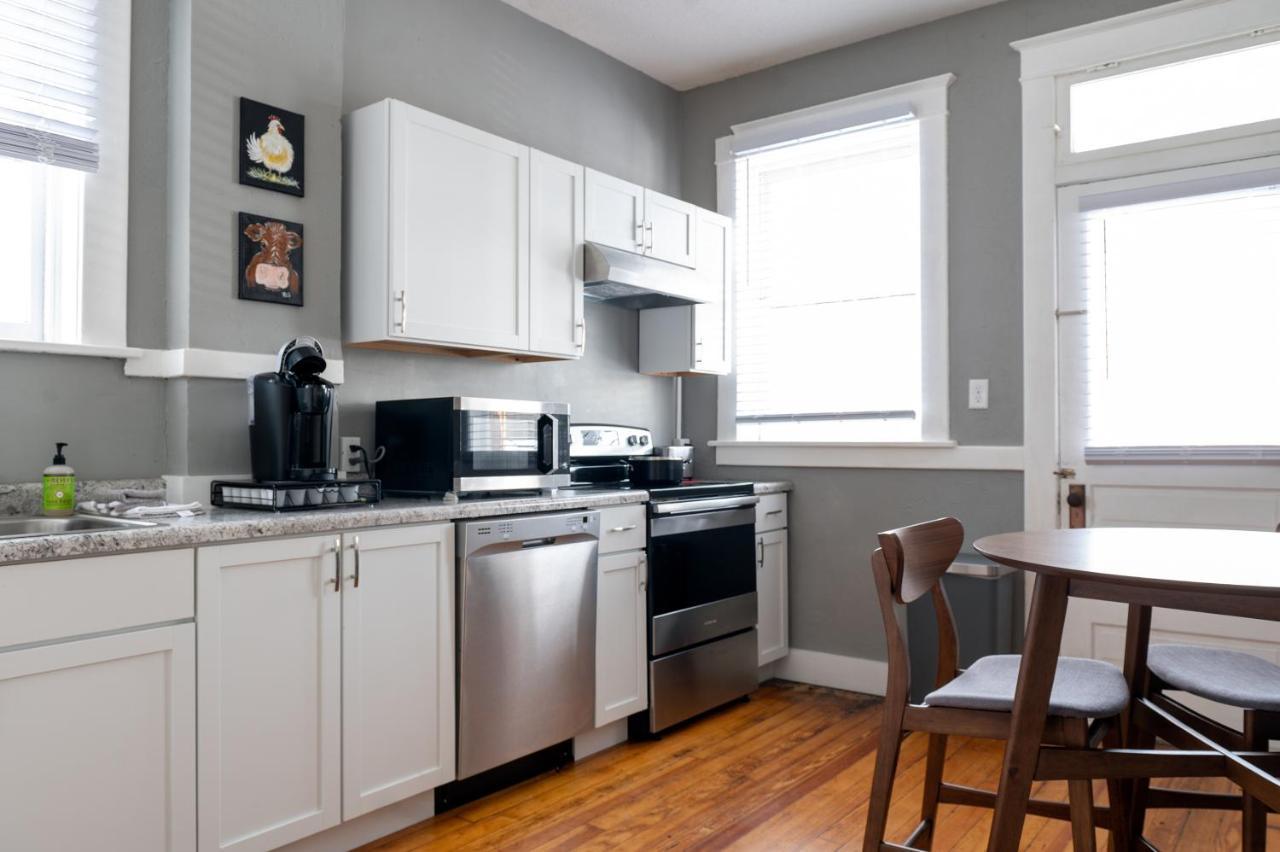 Updated 3 Bedroom Unit With Balcony! Cape Girardeau Kültér fotó