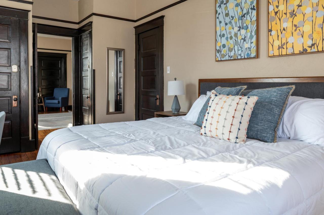Updated 3 Bedroom Unit With Balcony! Cape Girardeau Kültér fotó