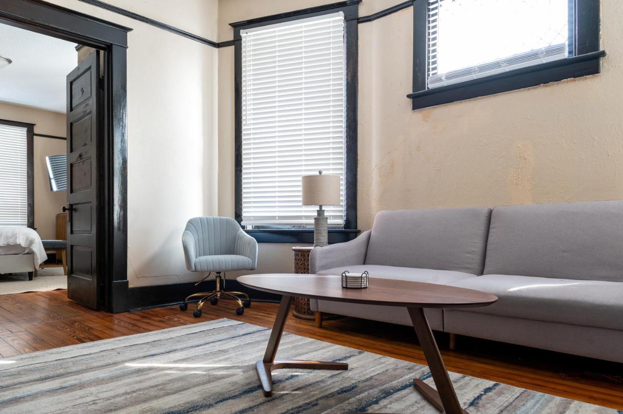 Updated 3 Bedroom Unit With Balcony! Cape Girardeau Kültér fotó
